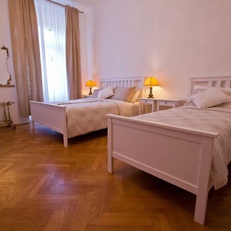 Golden Rooms Bed & Breakfast Триест Екстериор снимка