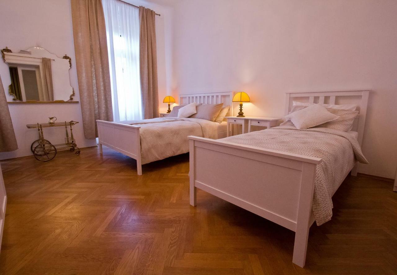 Golden Rooms Bed & Breakfast Триест Екстериор снимка