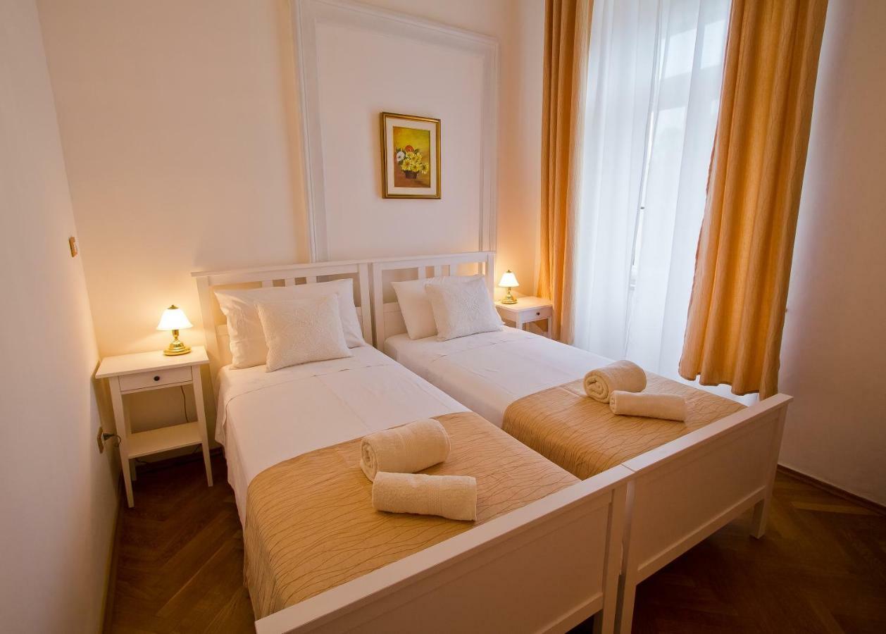 Golden Rooms Bed & Breakfast Триест Екстериор снимка