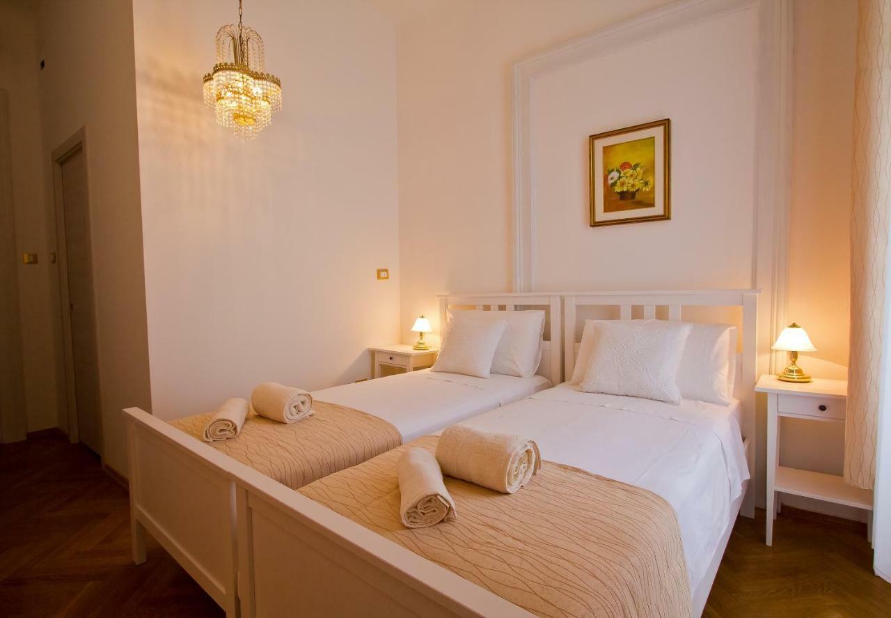Golden Rooms Bed & Breakfast Триест Екстериор снимка