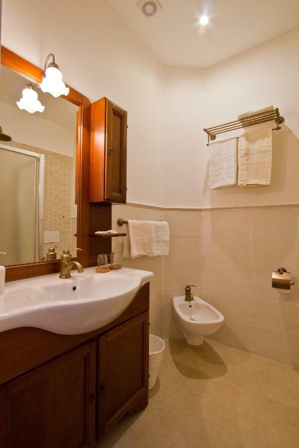 Golden Rooms Bed & Breakfast Триест Екстериор снимка
